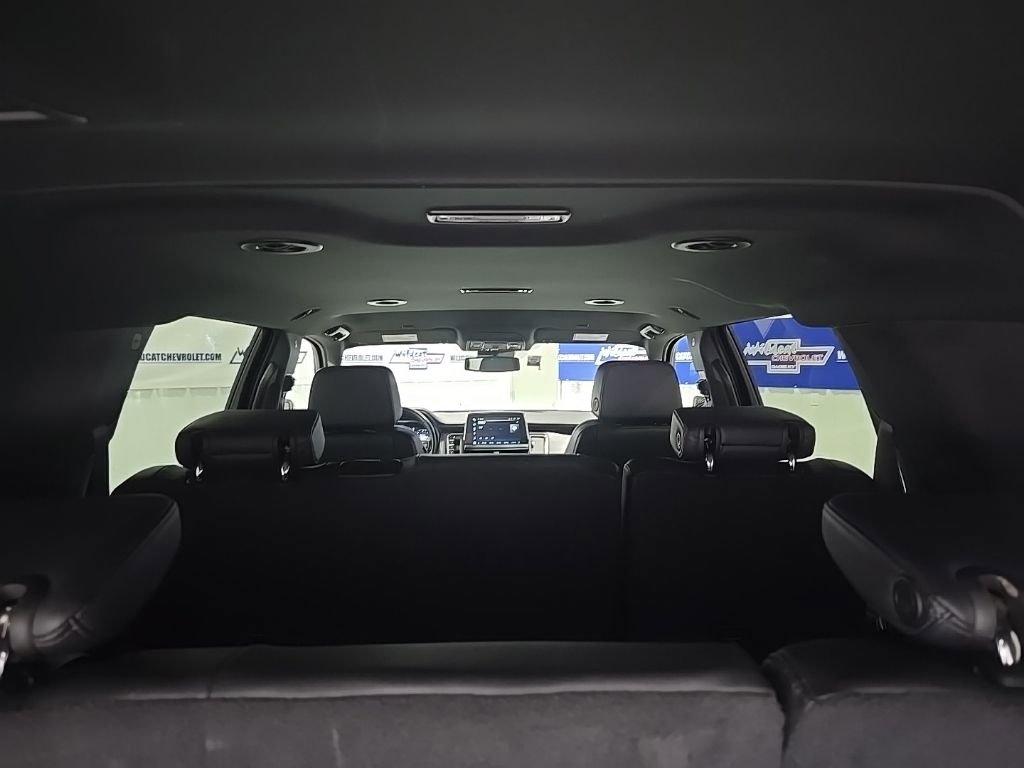 Used 2024 Chevrolet Suburban LT image 25