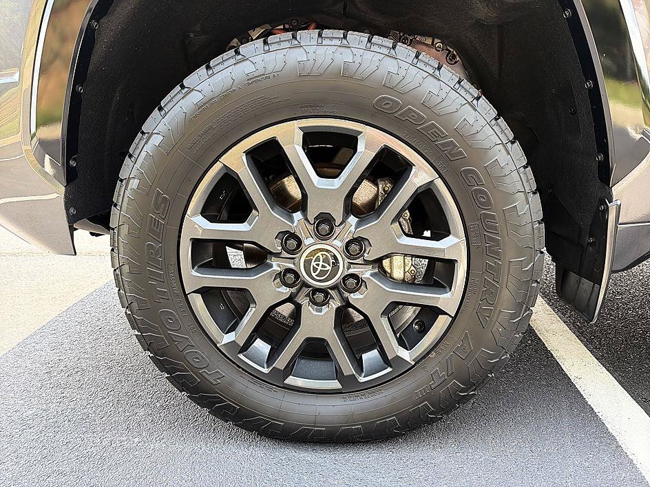Used 2024 Toyota Tundra Platinum AWD/4WD image 8