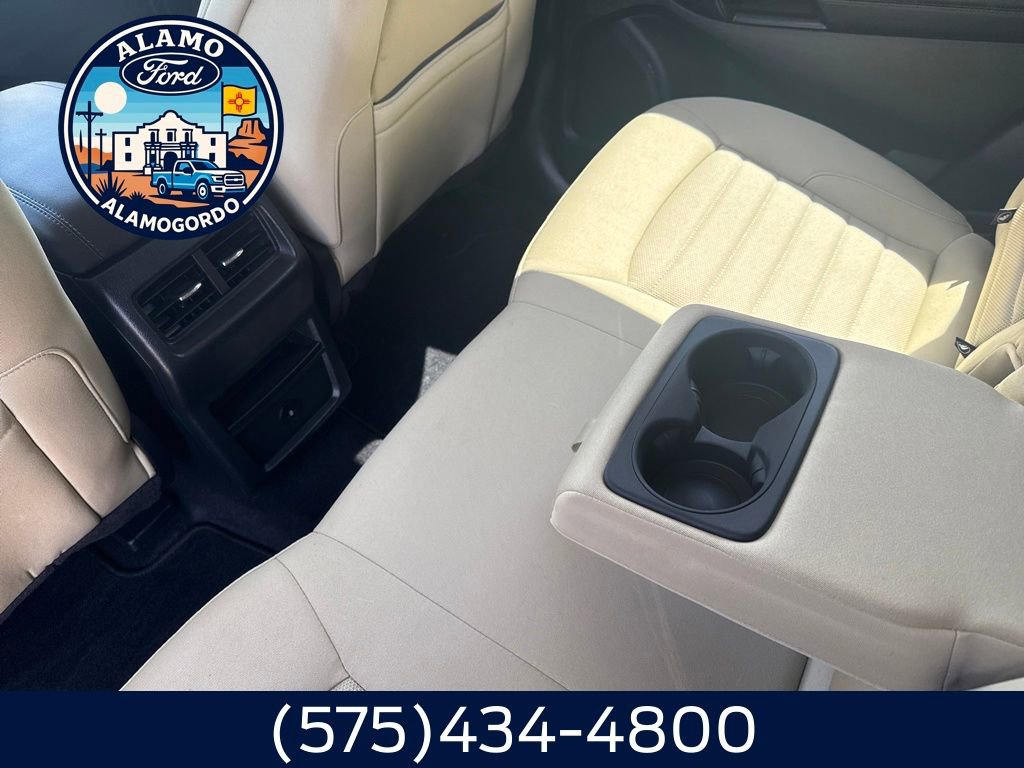 Used 2024 Ford Edge SE image 11