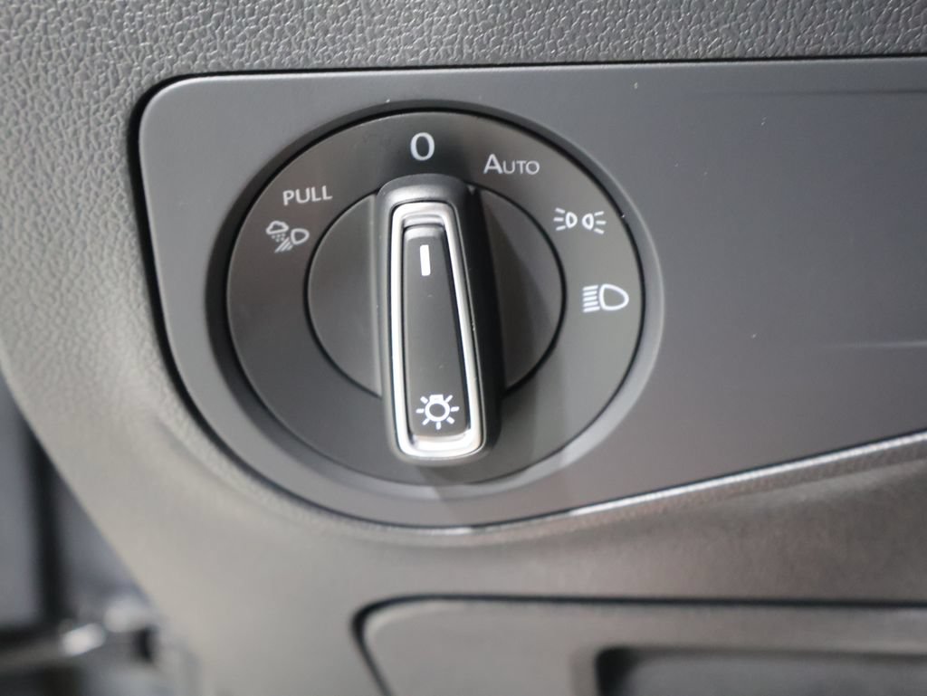 Used 2024 Volkswagen Tiguan SEL R-Line AWD/4WD image 32