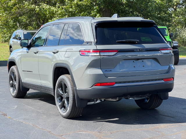 New 2027 Jeep Grand Cherokee Limited w/ Limited Altitude Package AWD/4WD image 8