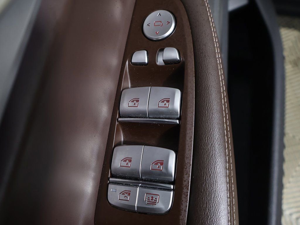 Used 2021 BMW 740i xDrive w/ Premium Package image 38