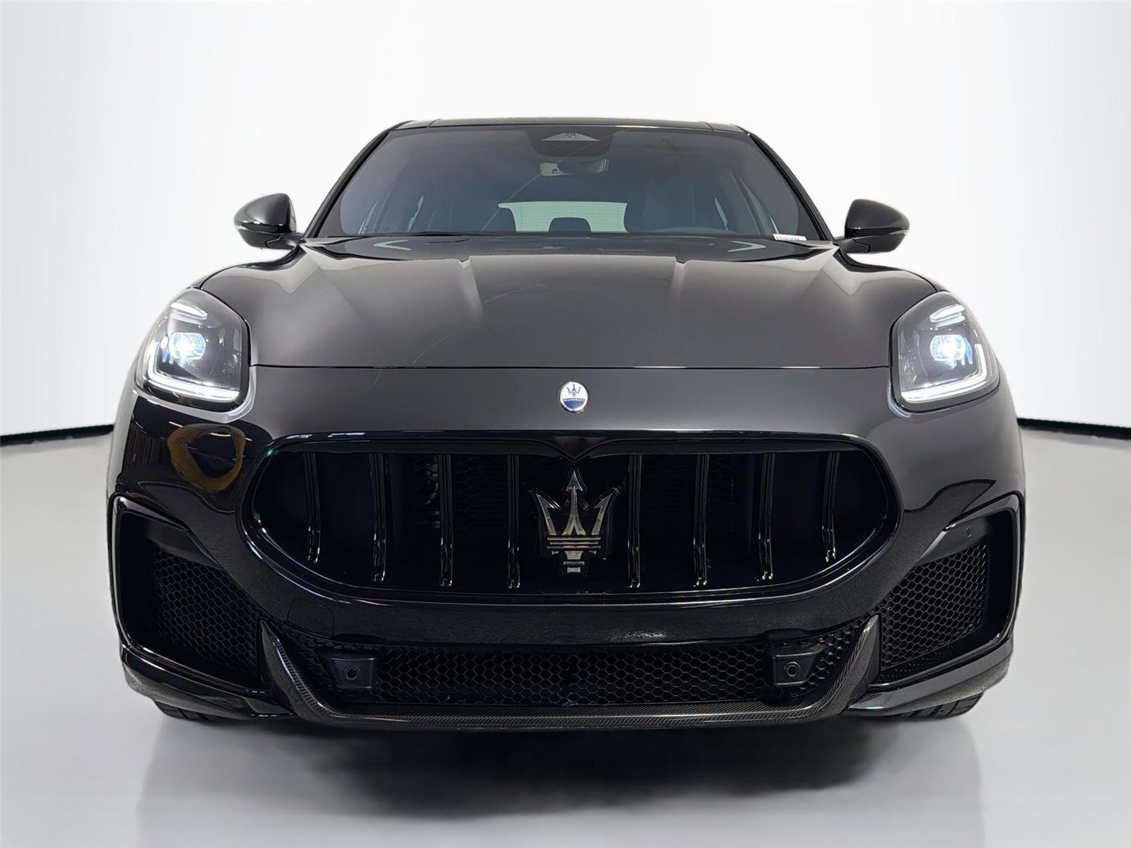 Used 2025 Maserati Grecale Trofeo AWD/4WD image 2