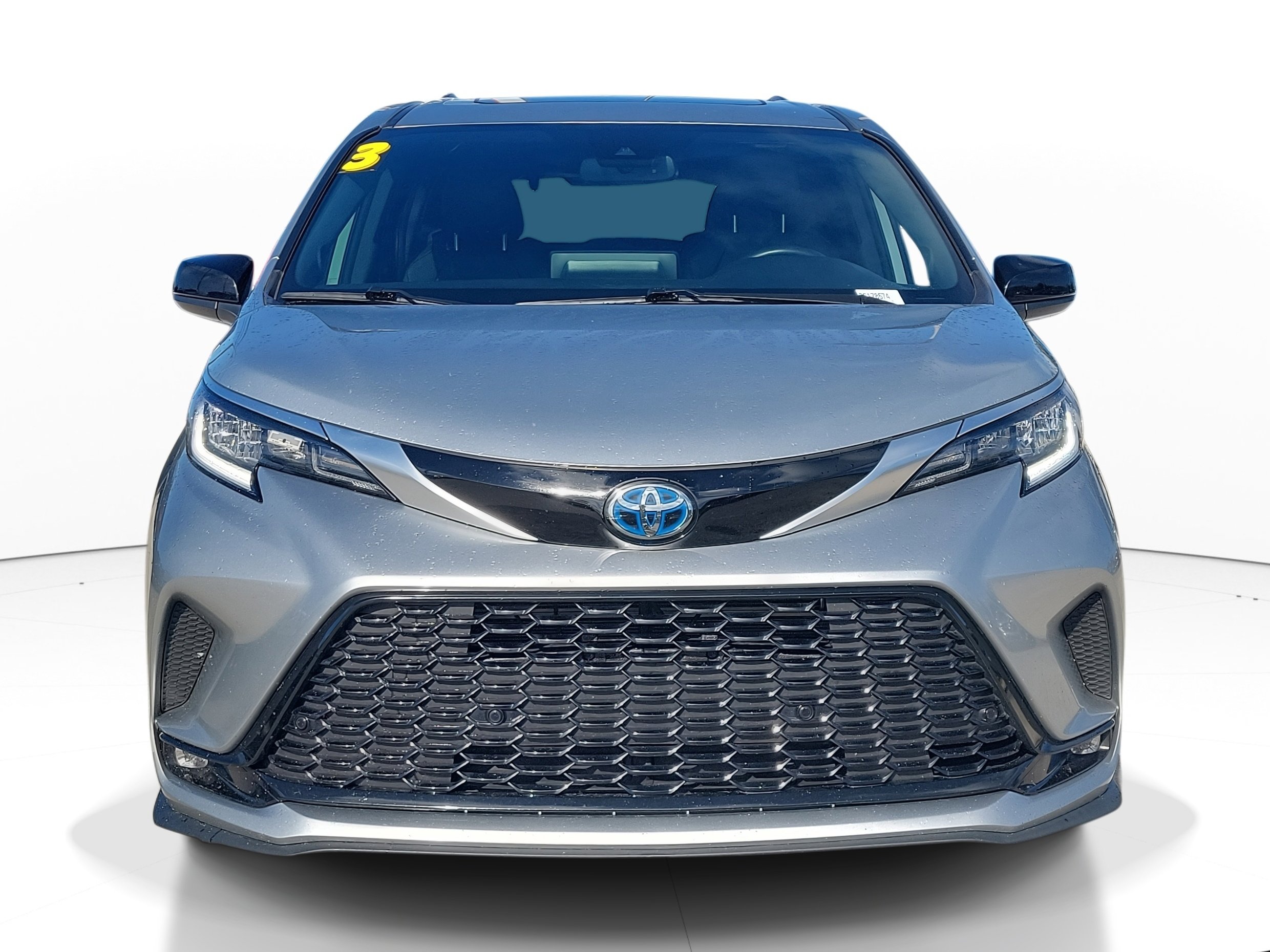 Used 2023 Toyota Sienna XSE w/ XSE Plus Package image 2