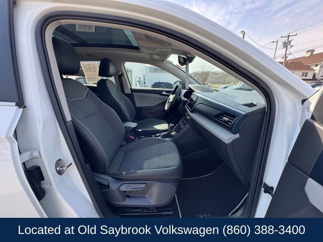 Certified 2023 Volkswagen Taos SE w/ Panoramic Sunroof Package image 22