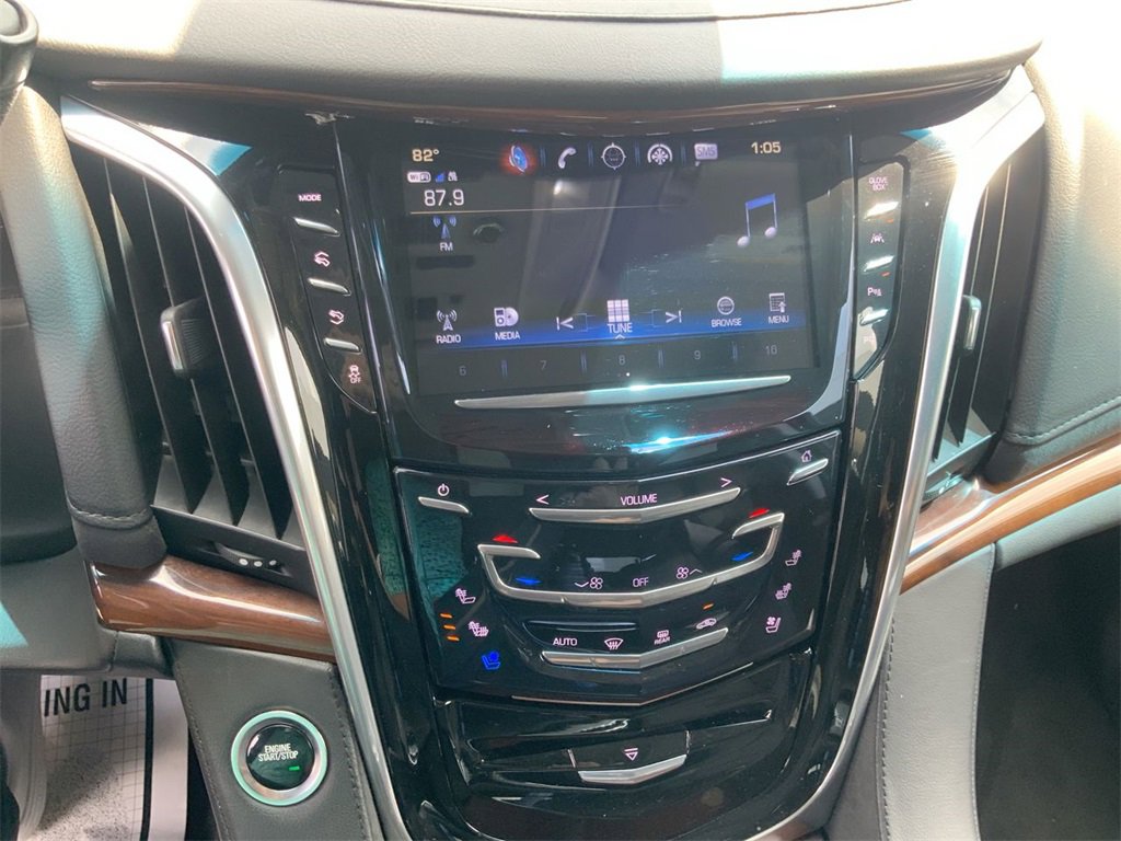 Certified 2020 Cadillac Escalade Luxury w/ Escalade Sport Edition image 13