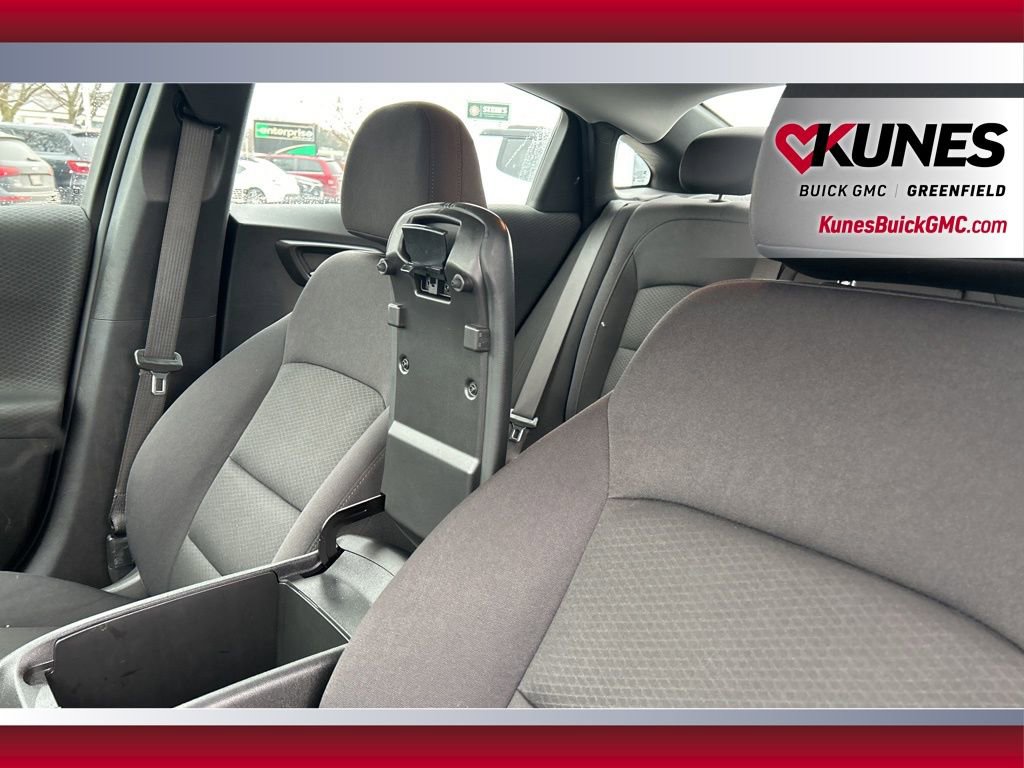 Used 2024 Chevrolet Malibu LT image 18
