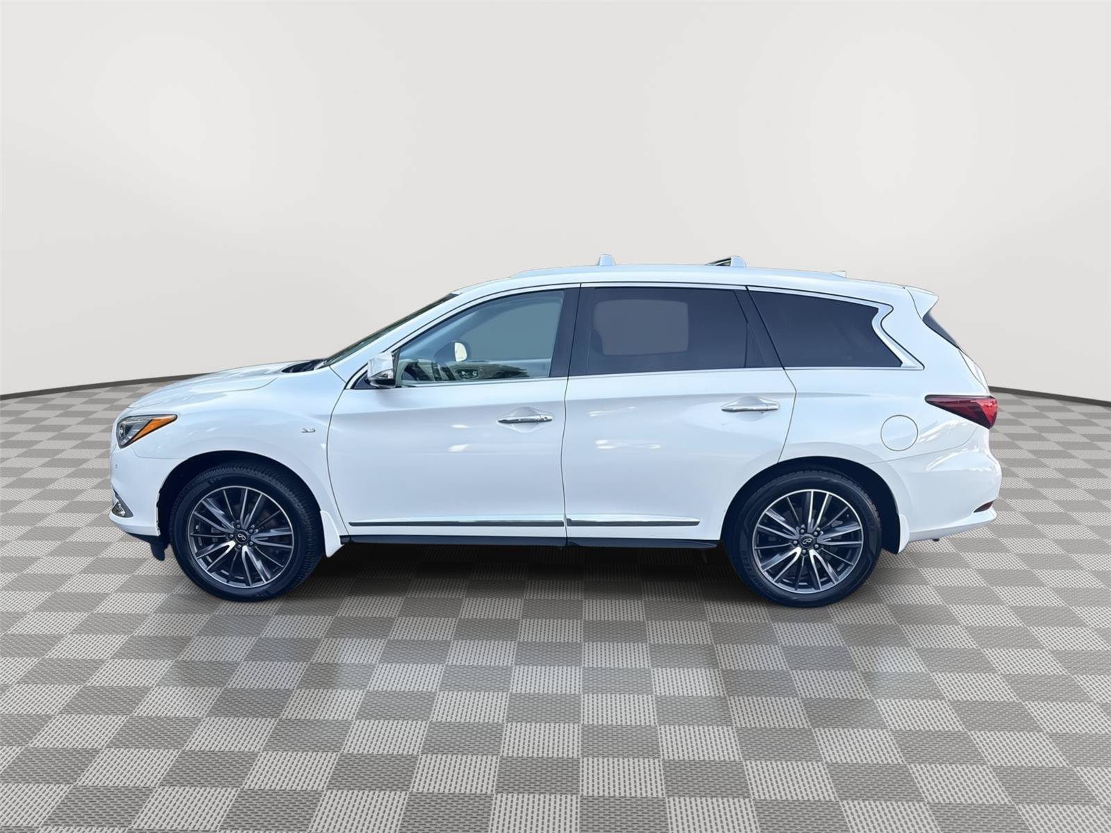 Used 2017 INFINITI QX60 Luxe w/ Deluxe Technology Package AWD/4WD image 9