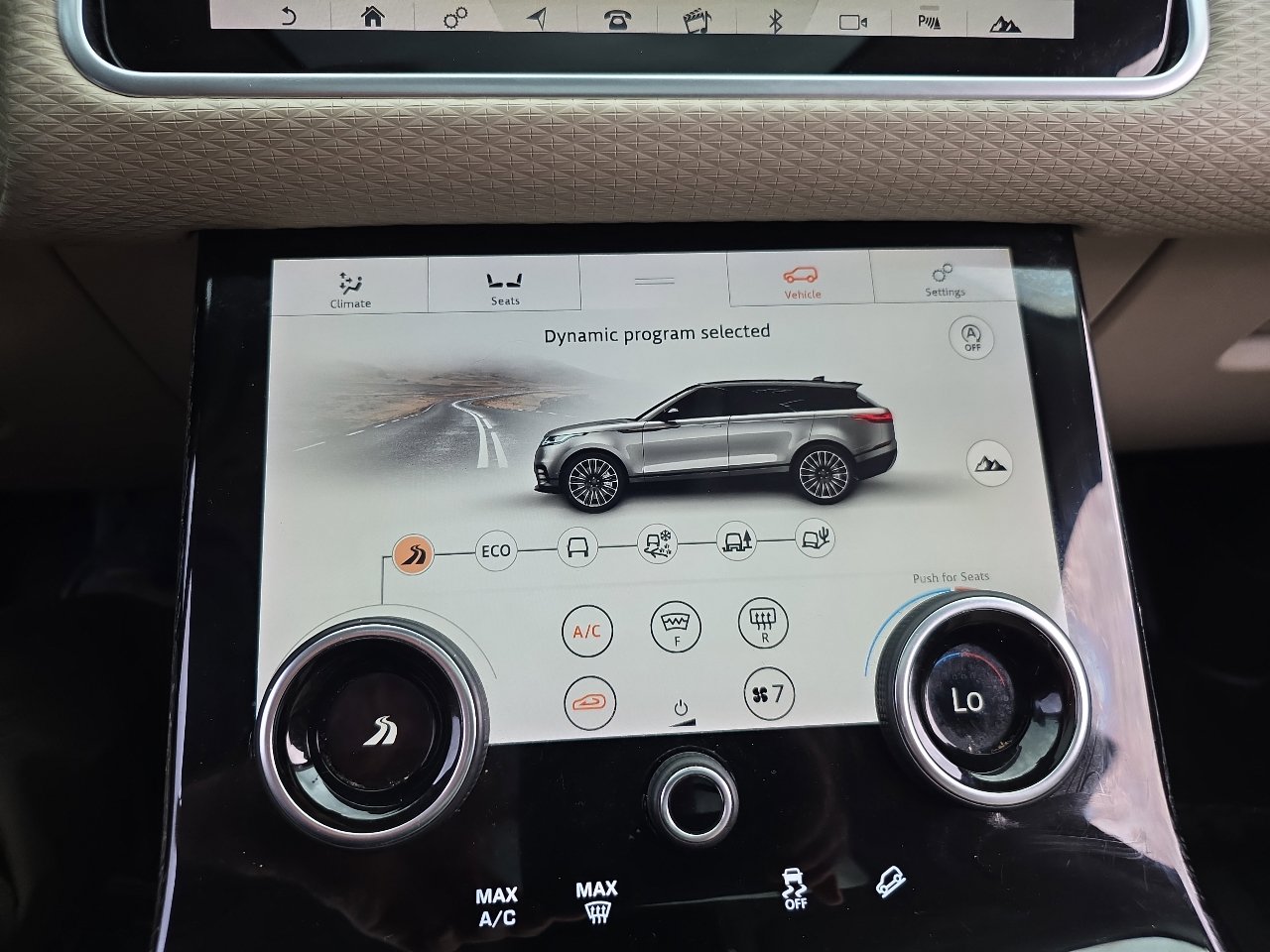 Used 2018 Land Rover Range Rover Velar S image 71