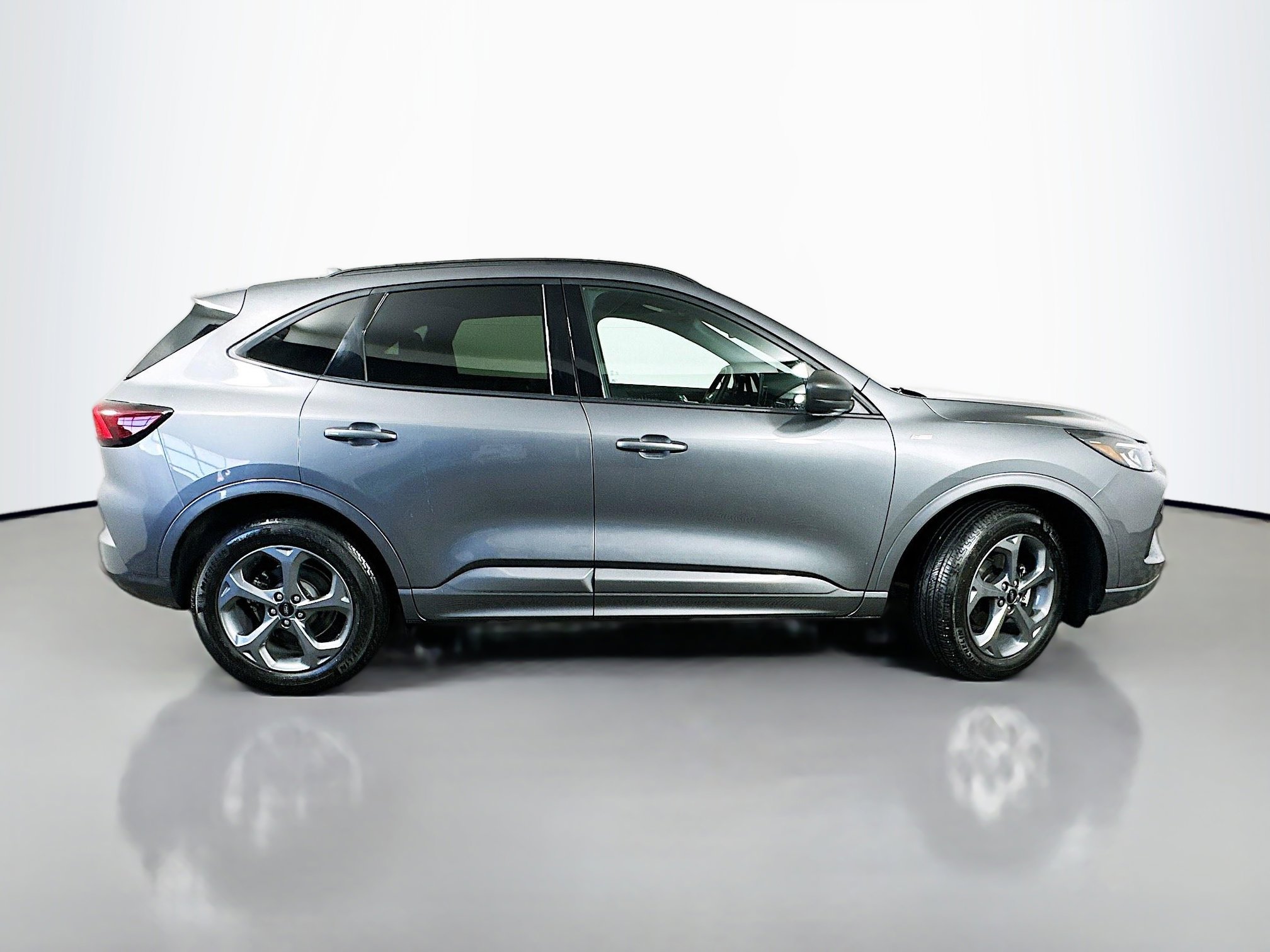 Used 2023 Ford Escape ST-Line w/ Tech Pack #1 AWD/4WD image 8