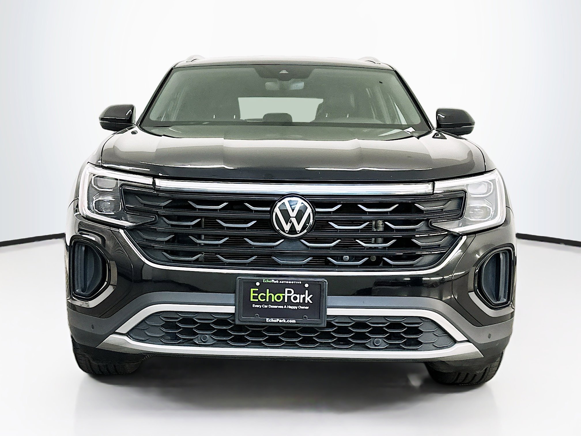 Used 2024 Volkswagen Atlas Cross Sport SE image 2