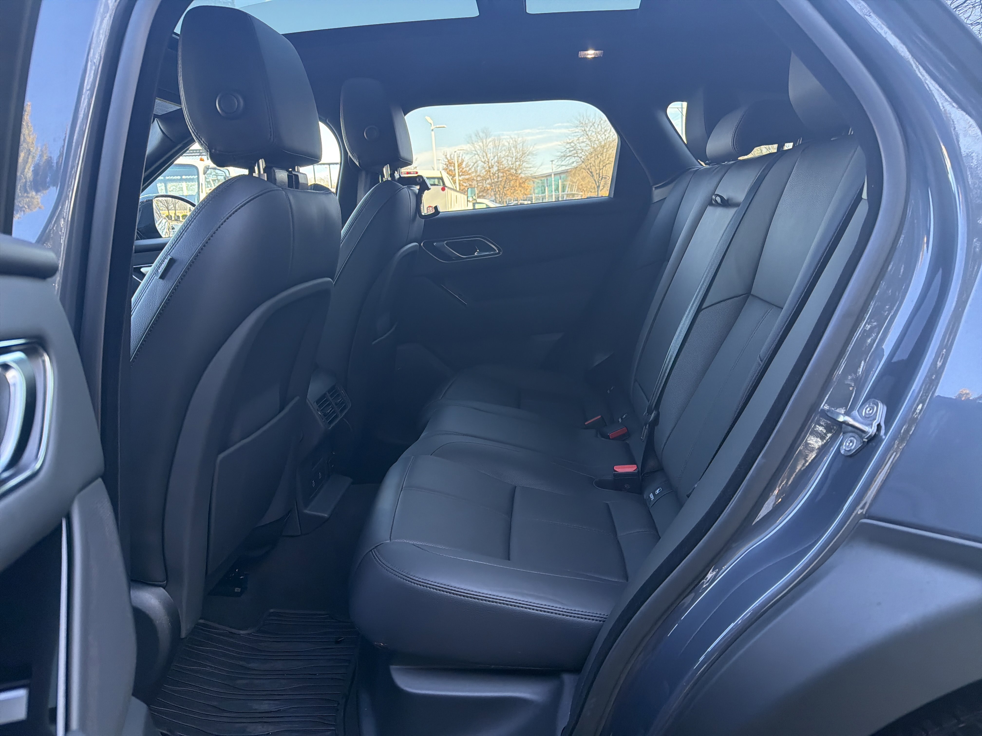 Used 2026 Land Rover Range Rover Velar Dynamic SE image 31