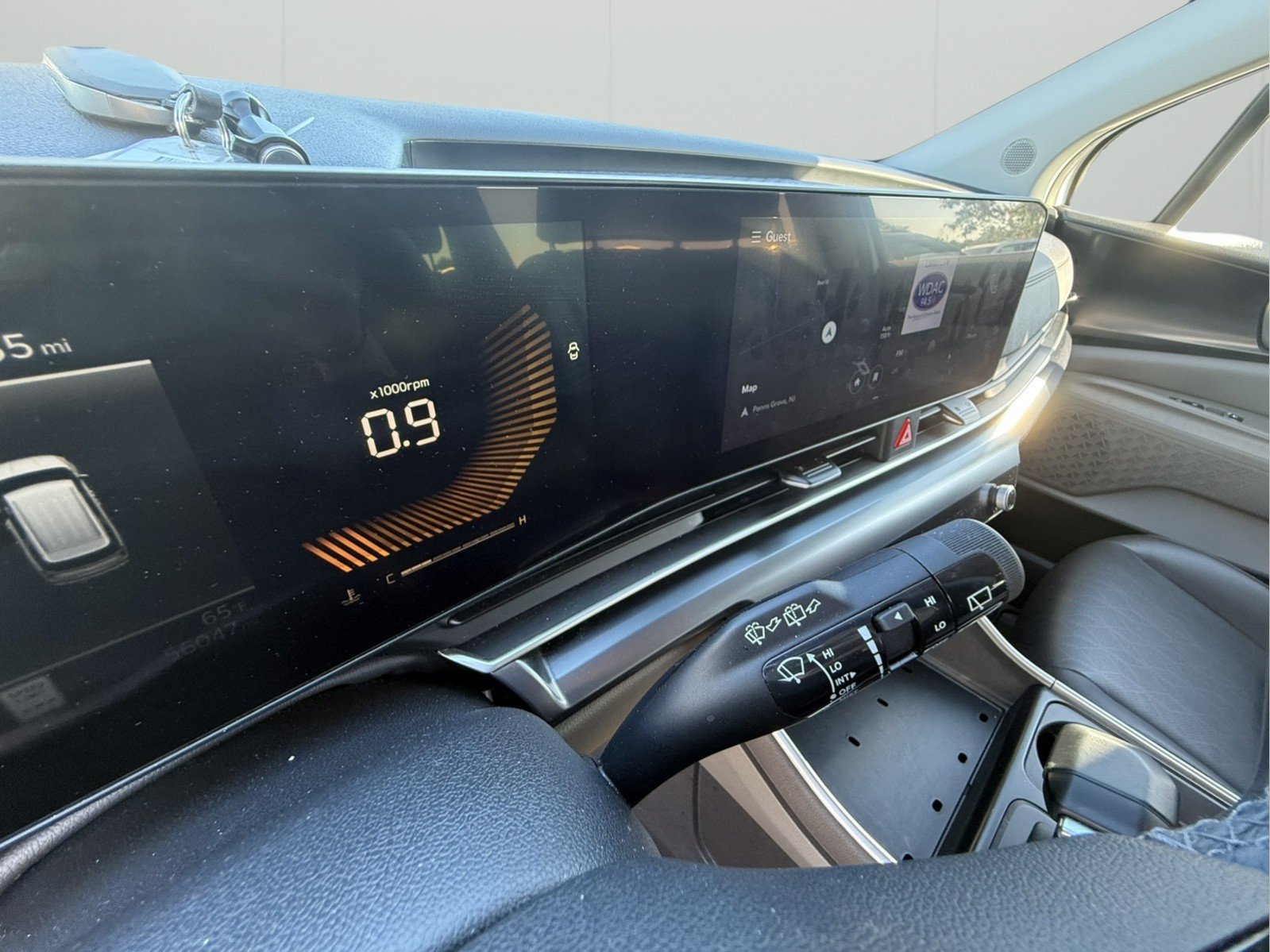 Used 2025 Kia Carnival FWD image 22