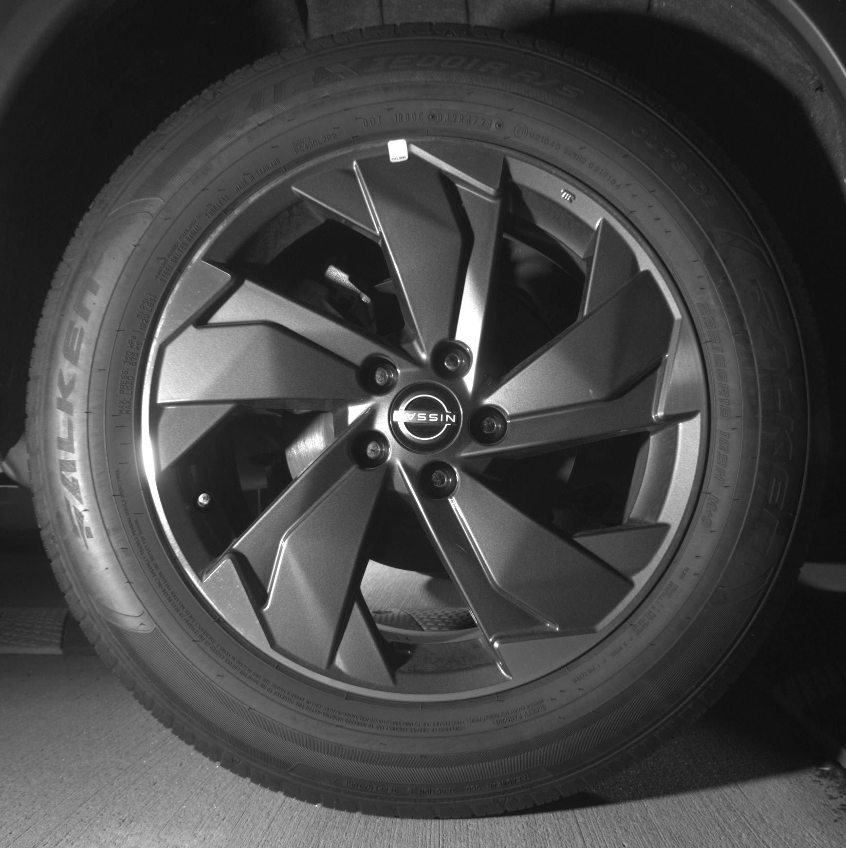 Used 2025 Nissan Rogue SV FWD image 15