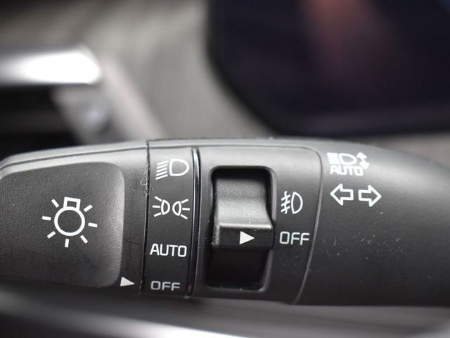 Used 2025 Kia Telluride SX w/ SX Captain's Chair Package image 30