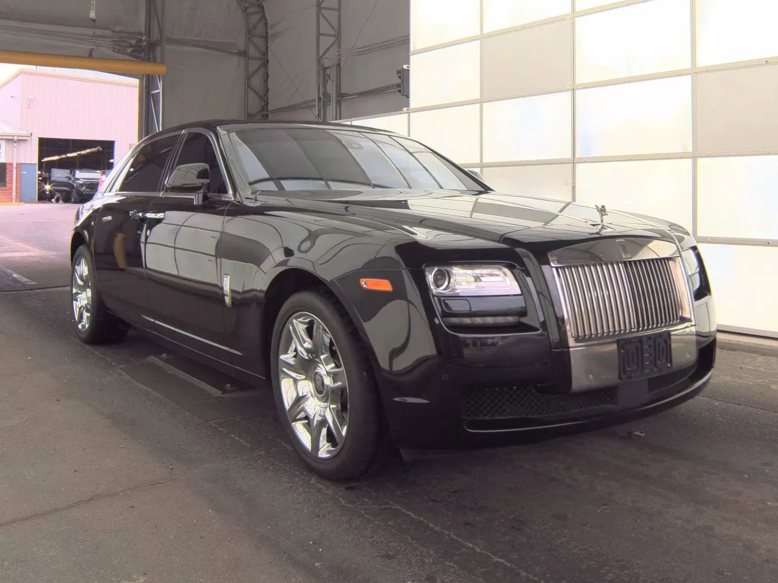 Used 2012 Rolls-Royce Ghost Extended Wheelbase RWD image 3