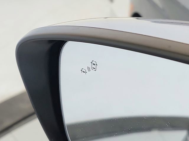 Used 2025 Nissan Frontier SV image 21