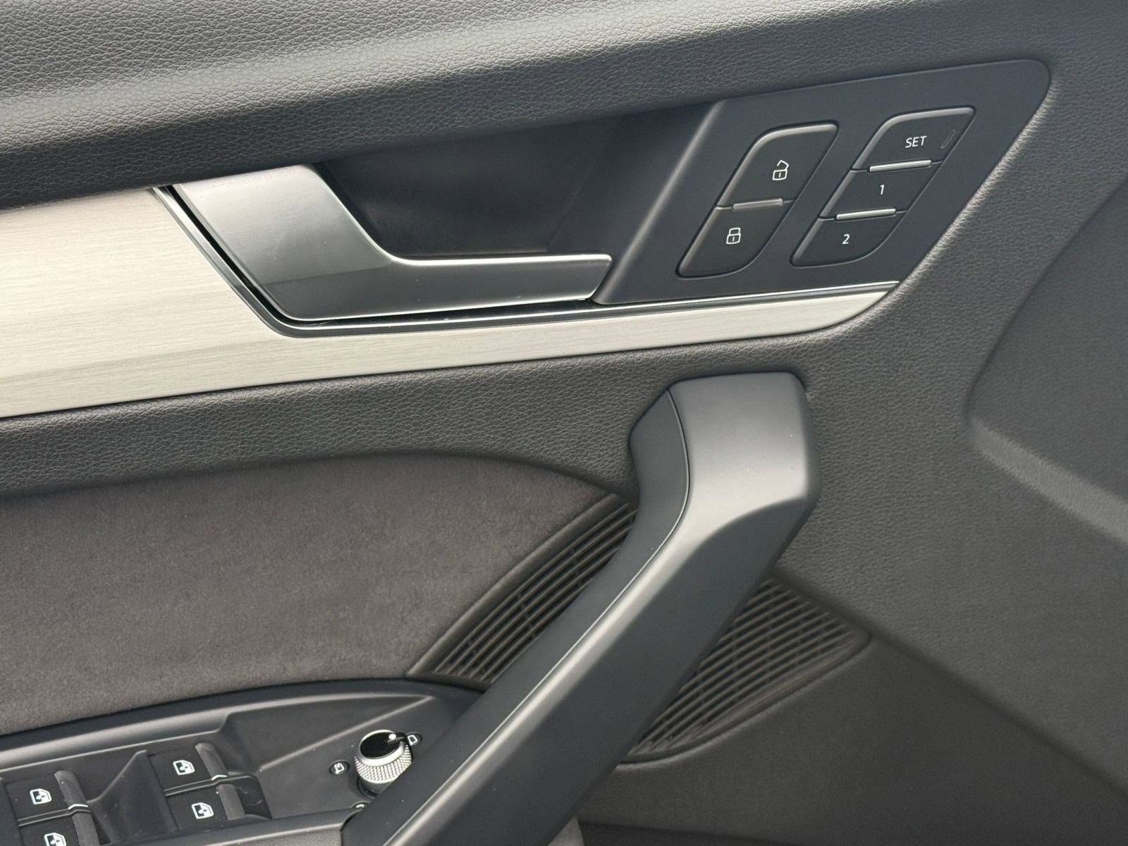 Used 2024 Audi Q5 e Prestige image 22