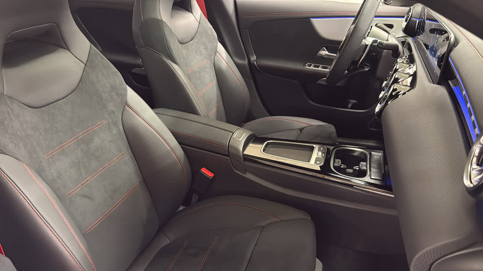 New 2026 Mercedes-Benz CLA 35 AMG 4MATIC image 36