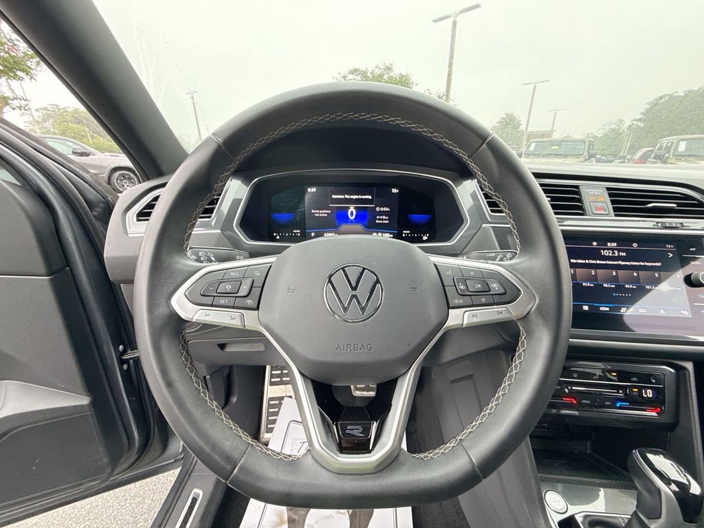 Used 2023 Volkswagen Tiguan SE R-Line FWD image 16