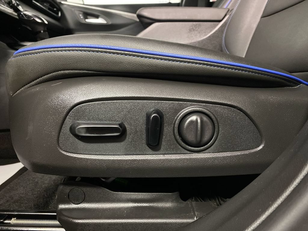 Used 2025 Buick Envista Sport Touring w/ Convenience I Package FWD image 12