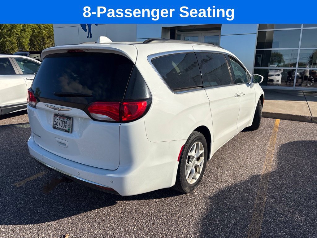 Used 2018 Chrysler Pacifica Touring Plus FWD image 3