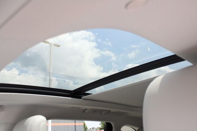 New 2026 Lincoln Nautilus Reserve AWD/4WD image 6