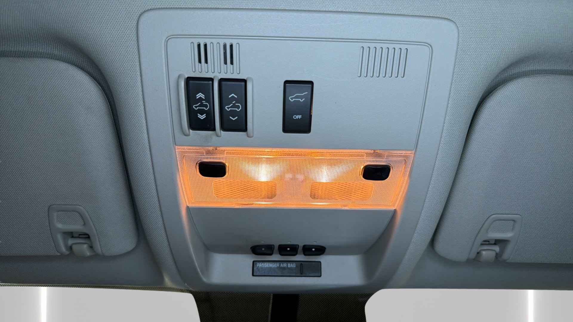 Used 2010 Chevrolet Tahoe LTZ AWD/4WD image 17