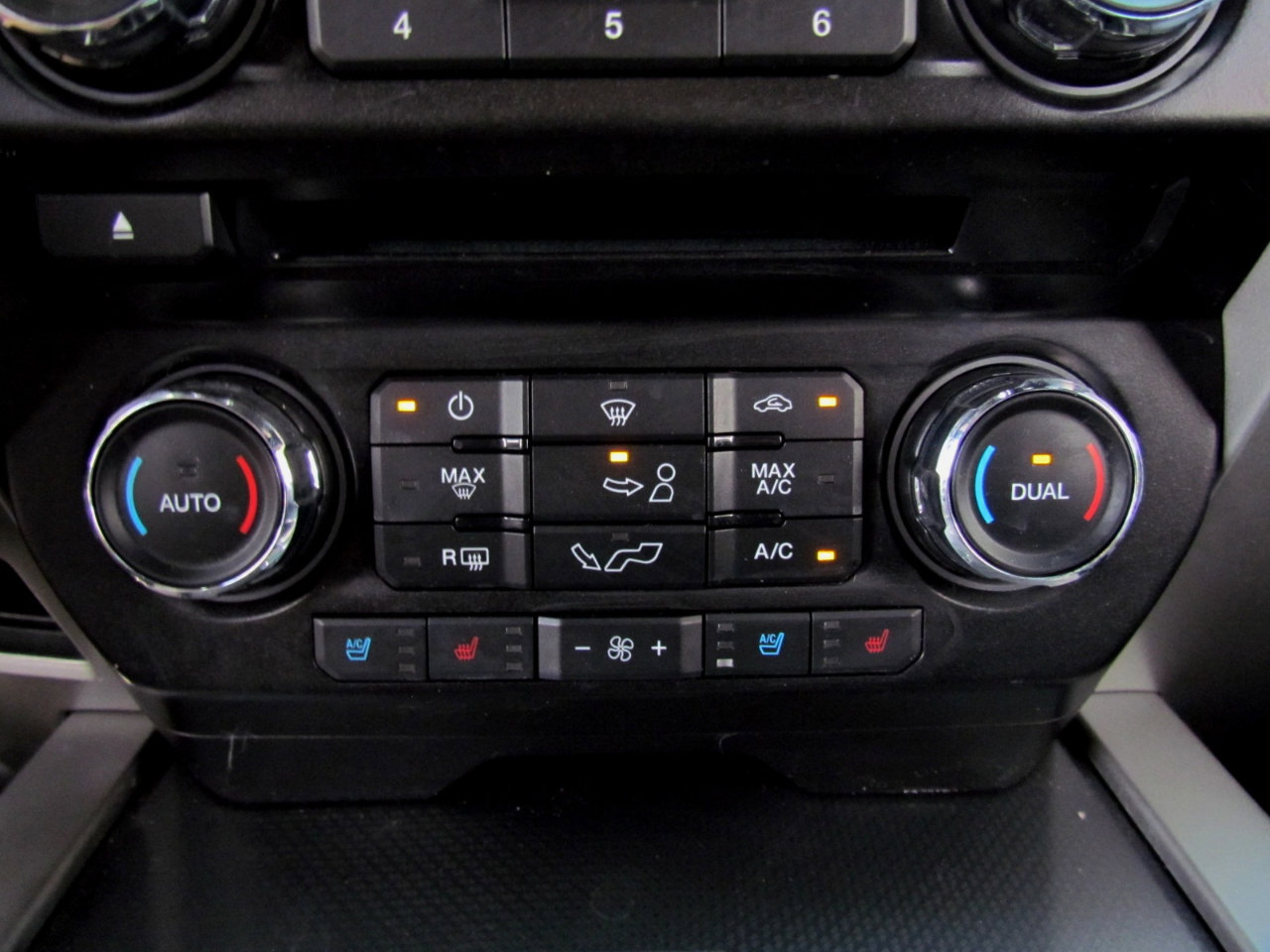 Used 2017 Ford F150 Lariat image 39