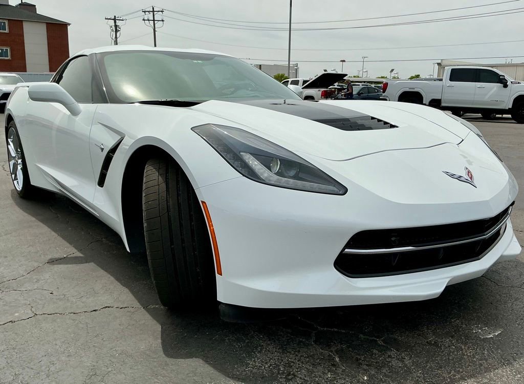 Used 2016 Chevrolet Corvette Stingray Coupe w/ 2LT Preferred Equipment Group image 4