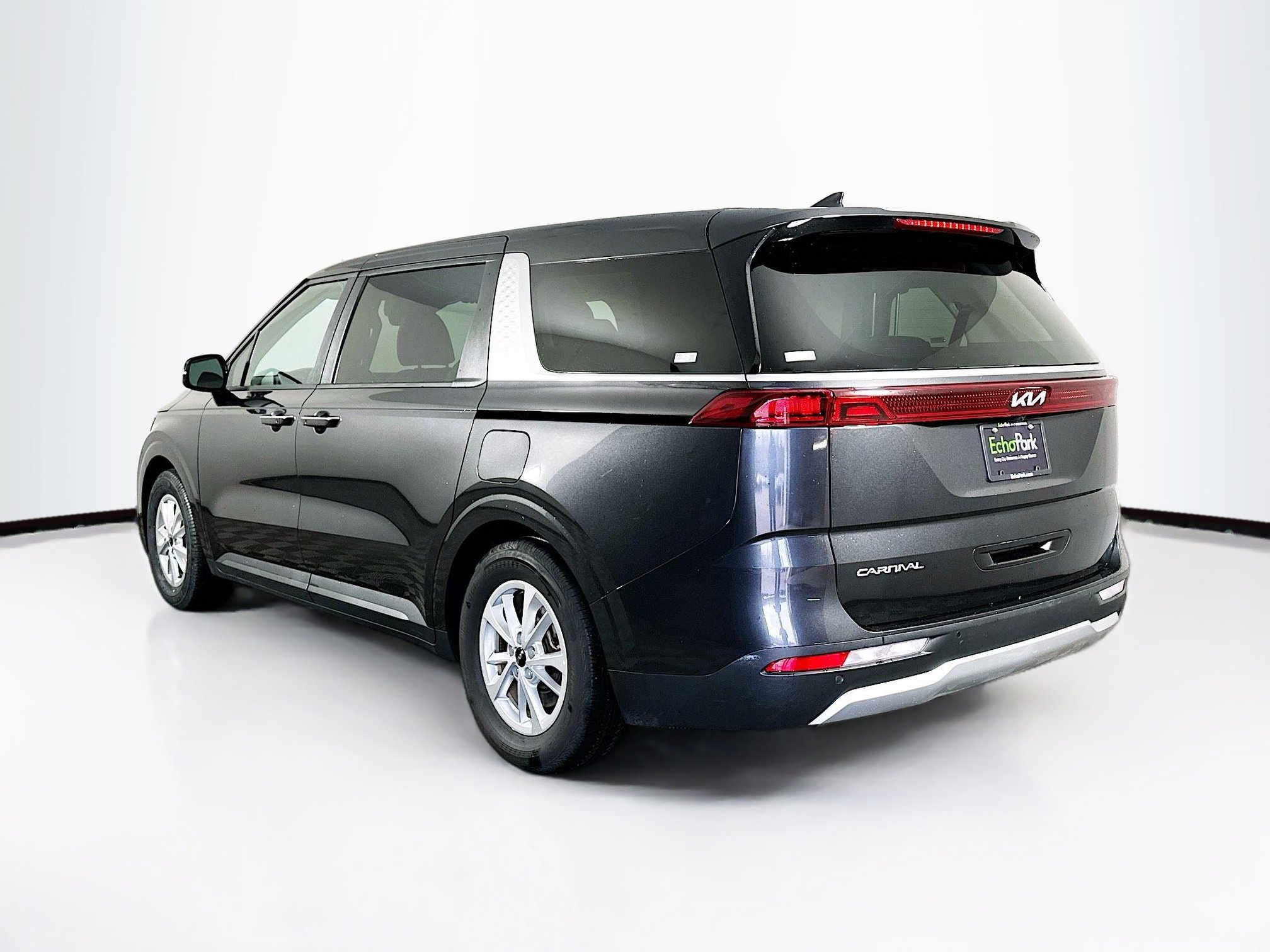 Used 2024 Kia Carnival LX image 5