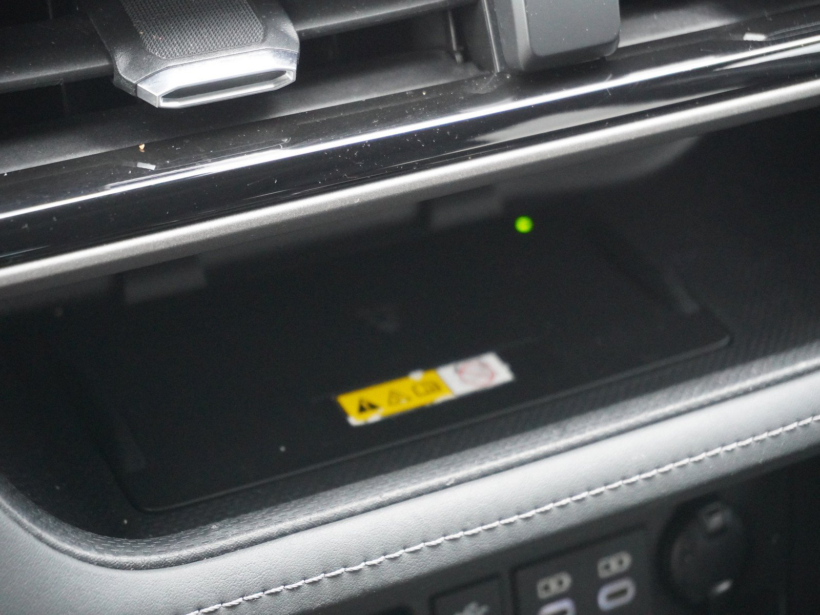 Used 2023 Toyota Highlander XLE FWD image 24