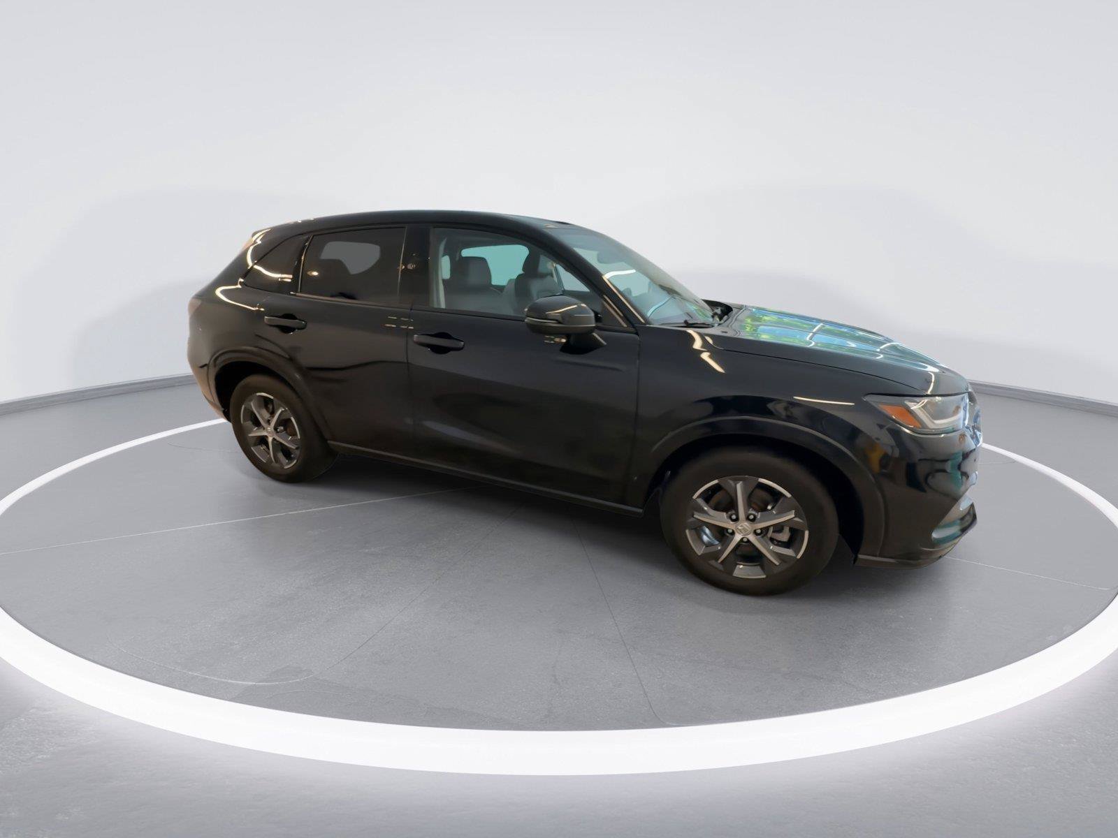Used 2024 Honda HR-V EX-L image 2