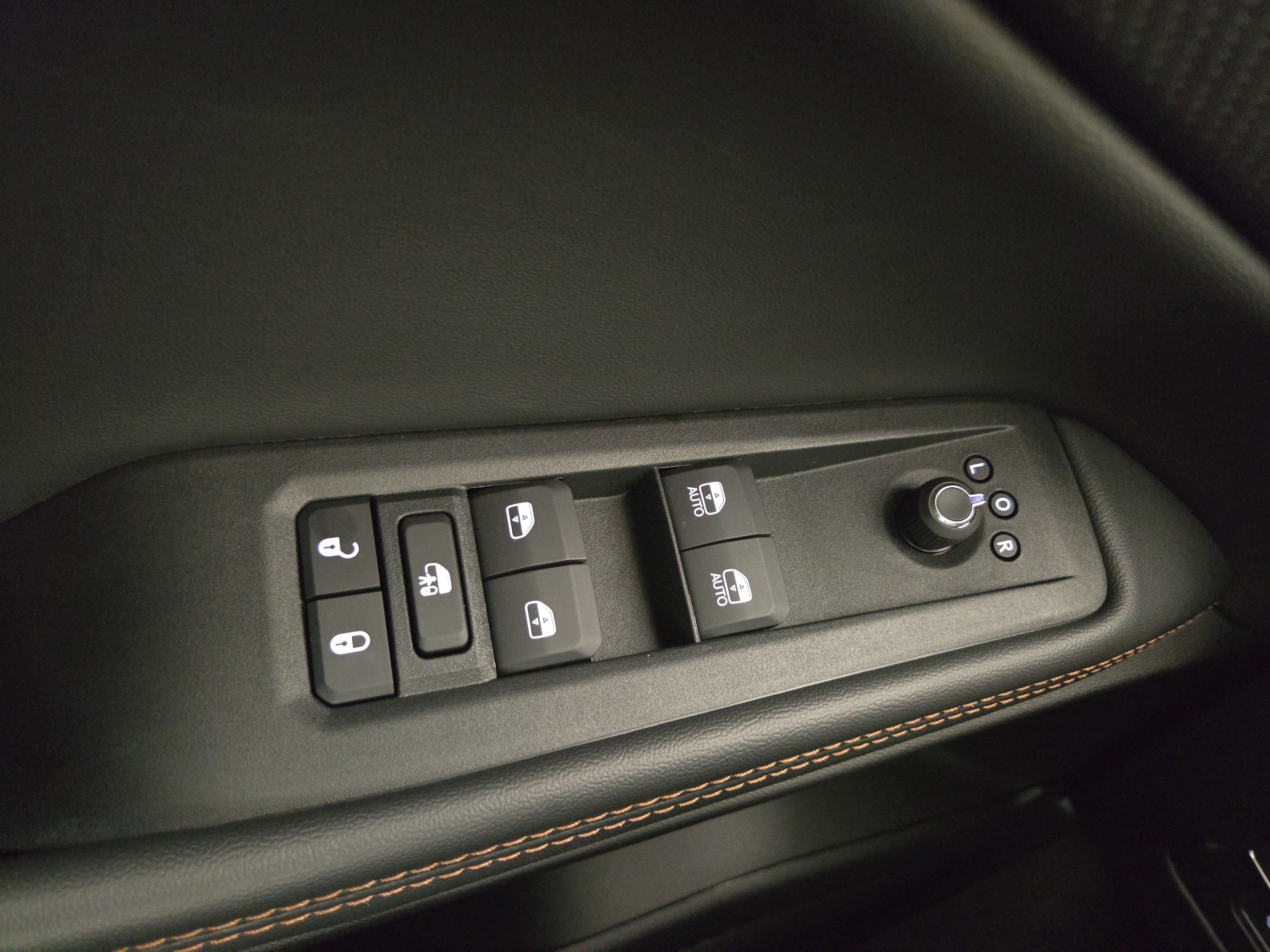 Used 2026 Jeep Cherokee Limited AWD/4WD image 29