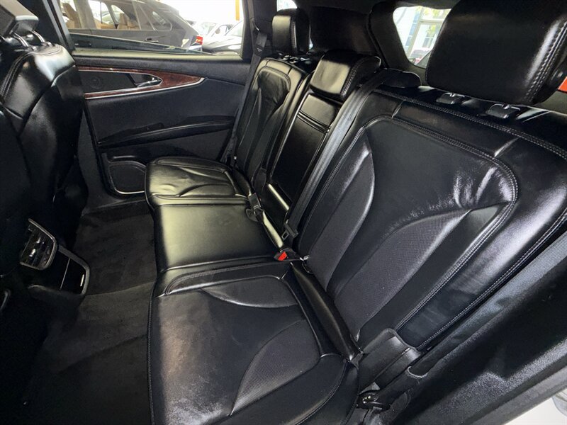Used 2018 Lincoln MKX Select w/ Select Plus Package FWD image 28