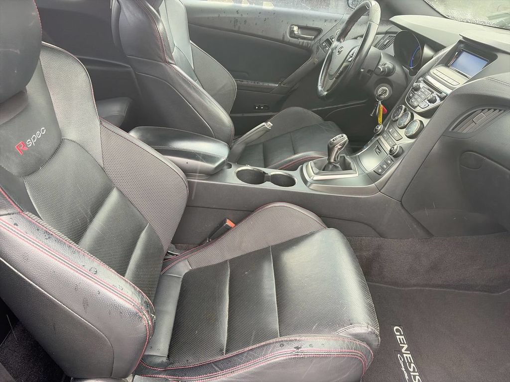 Used 2014 Hyundai Genesis 2.0T RWD image 8