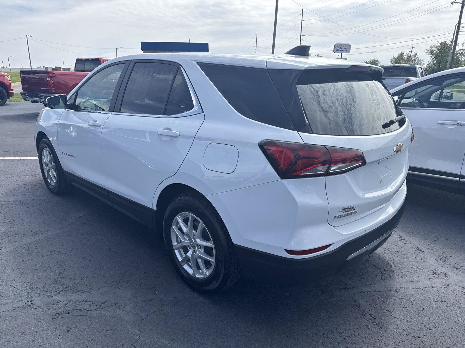 Used 2024 Chevrolet Equinox LT FWD image 4