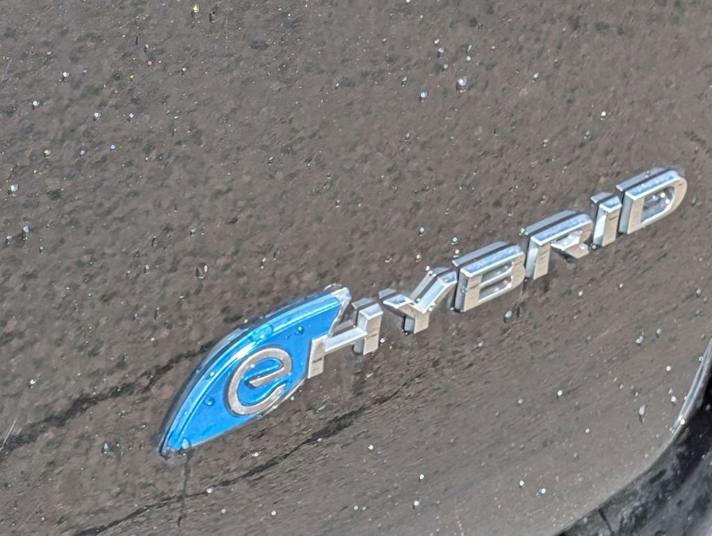 Used 2023 Chrysler Pacifica Touring-L image 12