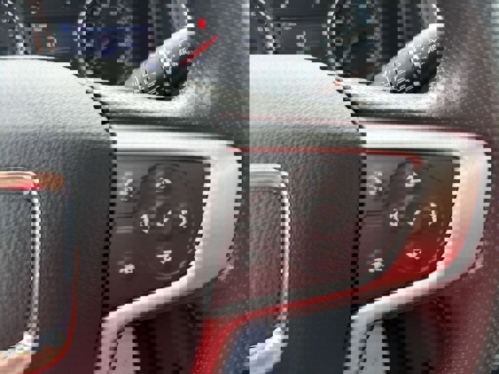 Used 2022 GMC Acadia SLE w/ LPO, Floor Liner Package image 20