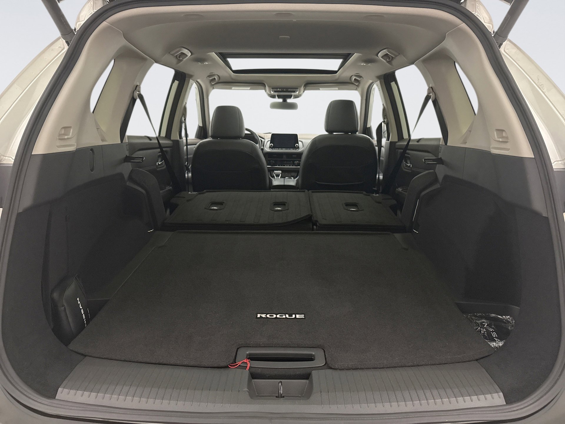 Used 2023 Nissan Rogue SV w/ SV Premium B Package image 21