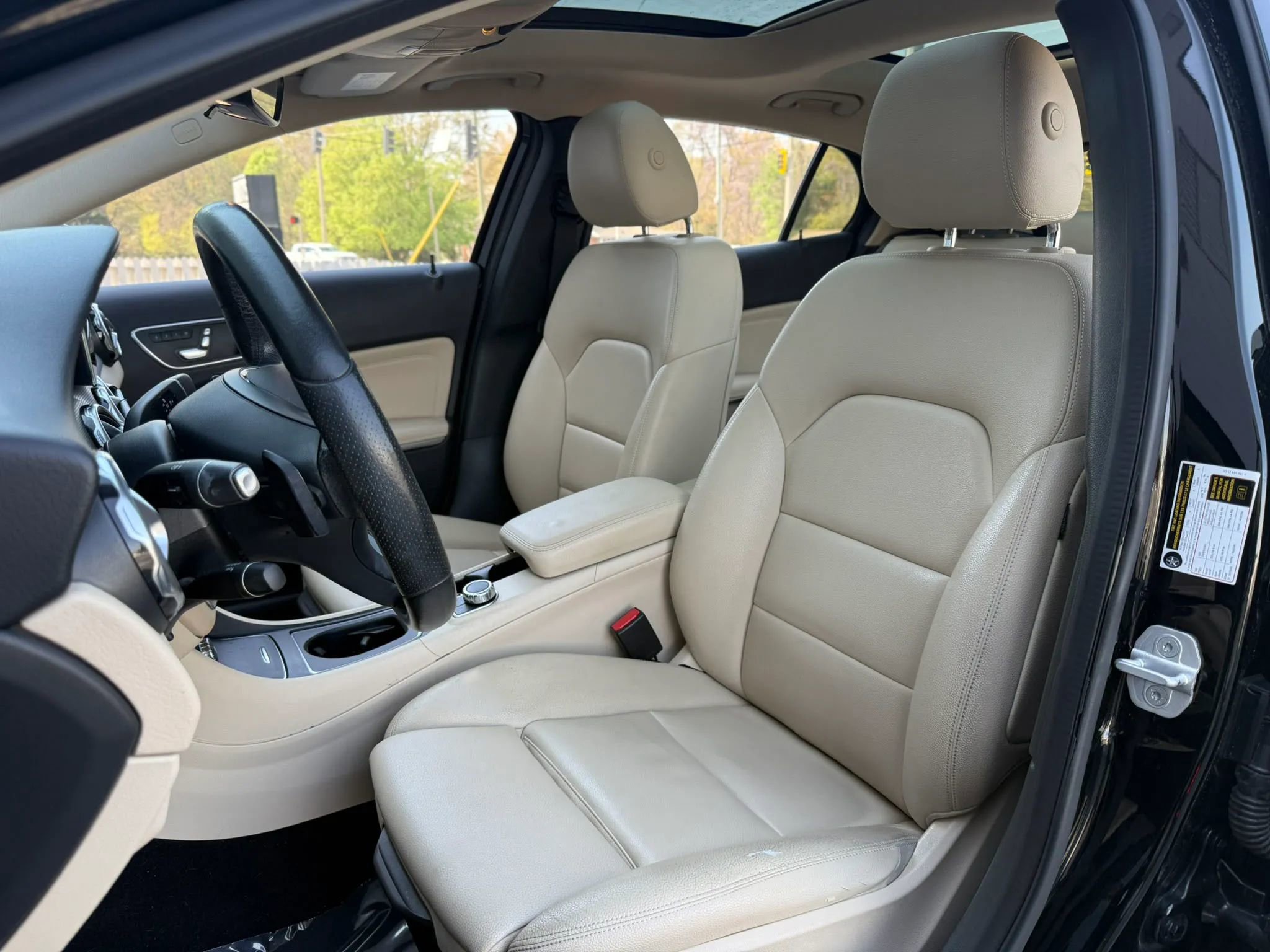 Used 2018 Mercedes-Benz GLA 250 image 29