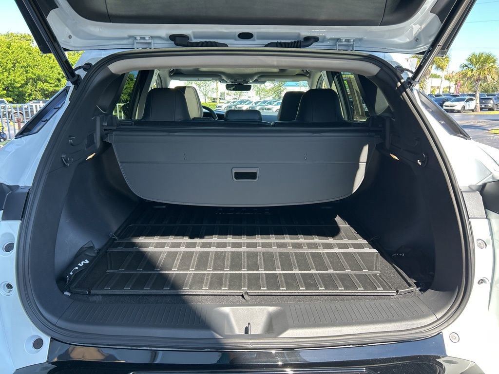 Used 2025 Nissan Murano Platinum w/ Cargo Package image 47