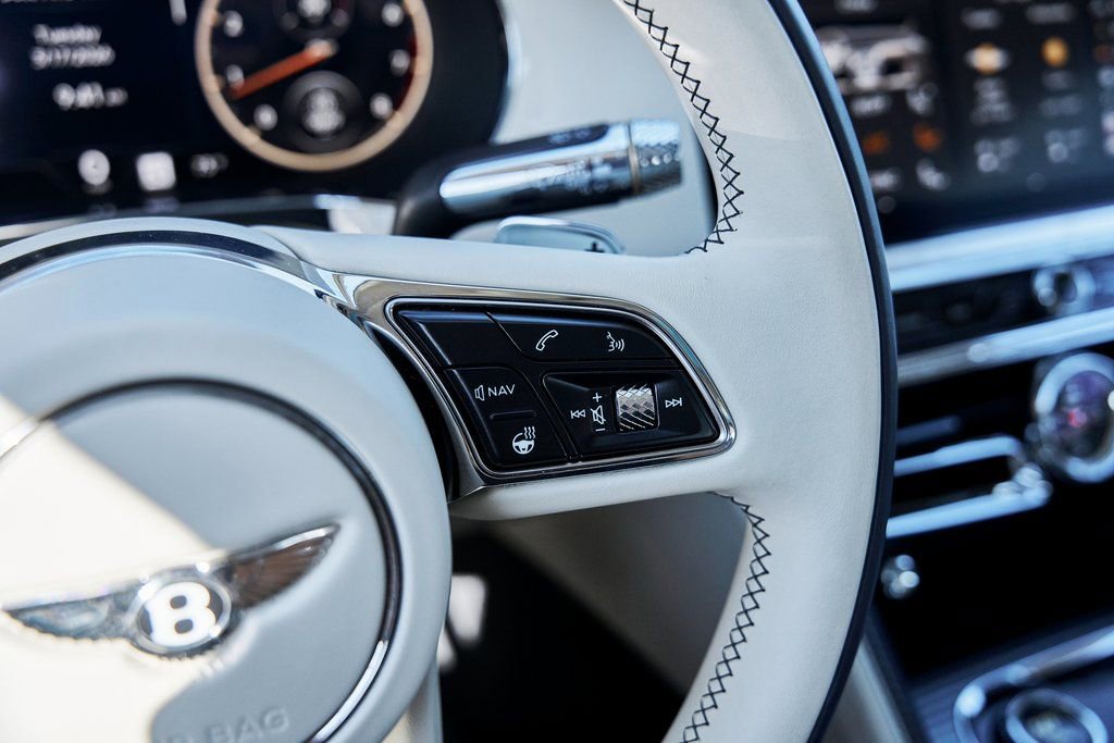 Used 2024 Bentley Flying Spur V8 image 58