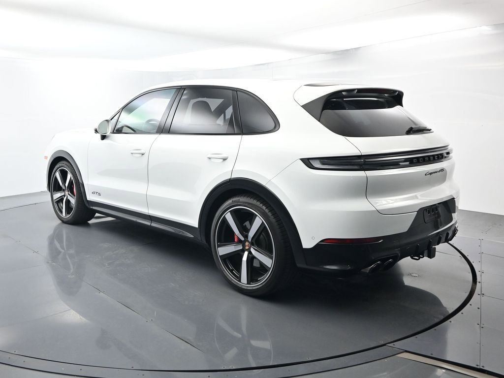 Certified 2026 Porsche Cayenne GTS AWD/4WD image 3
