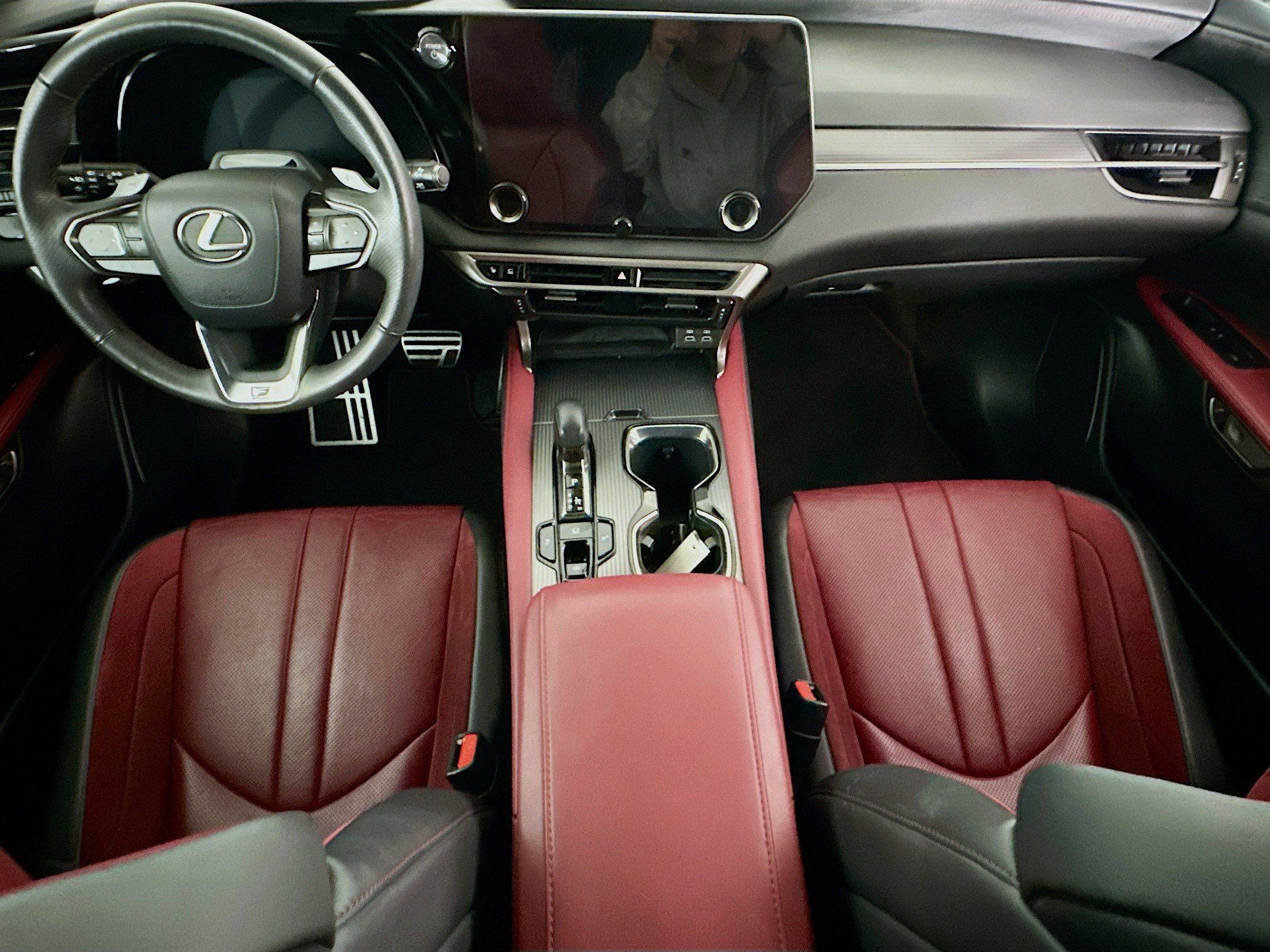 Used 2023 Lexus RX 500h F Sport w/ Cold Area Package image 18