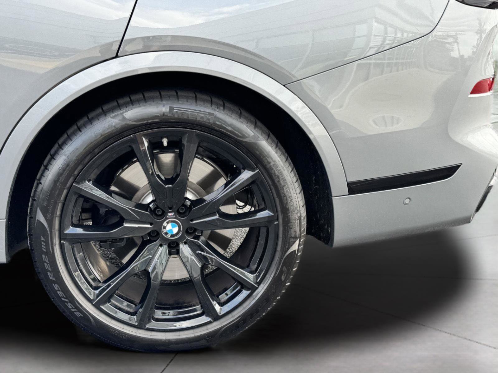 Used 2025 BMW X7 M60i image 72