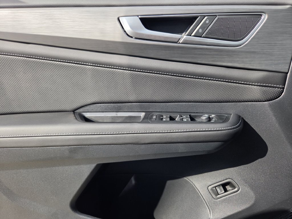 New 2026 Volkswagen Atlas Cross Sport SE FWD image 19