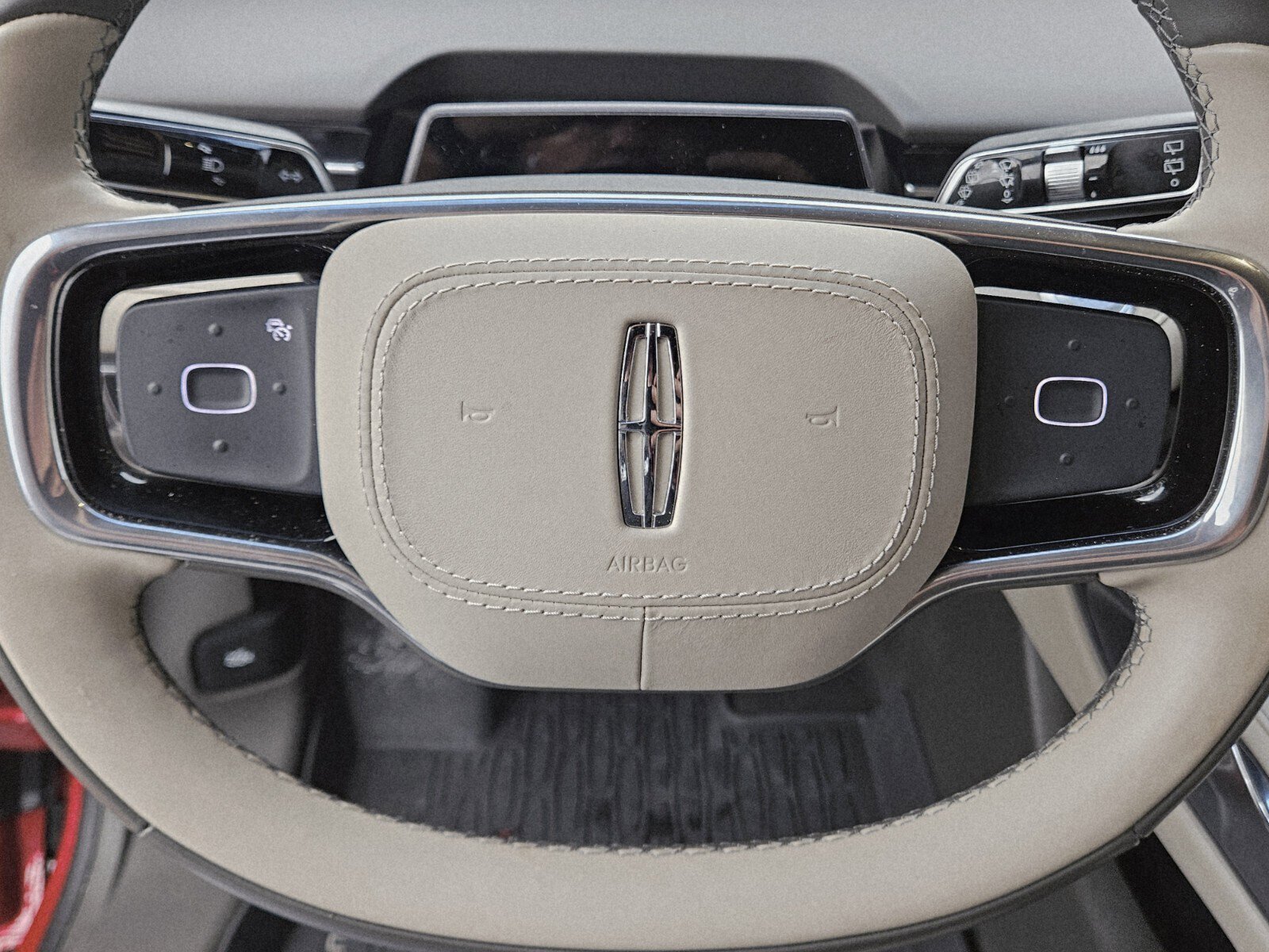 Used 2024 Lincoln Nautilus Premier image 28