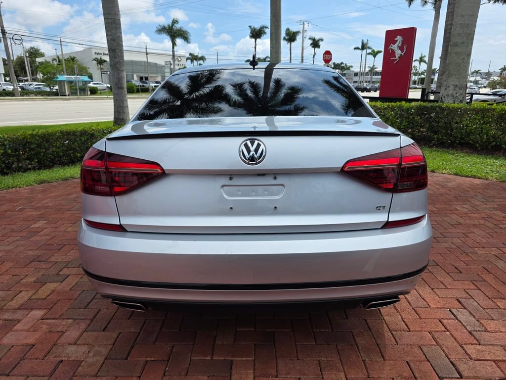 Used 2018 Volkswagen Passat 3.6 FWD image 5