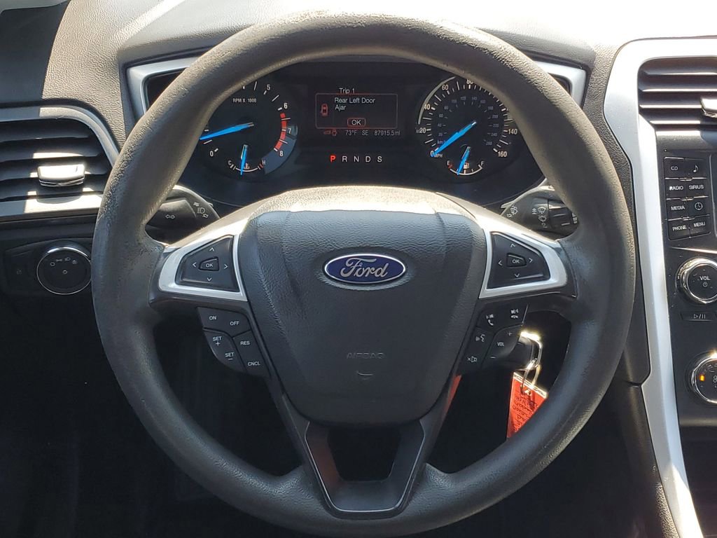 Used 2015 Ford Fusion SE FWD image 26